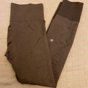Lululemon seamless army green leggings size 4